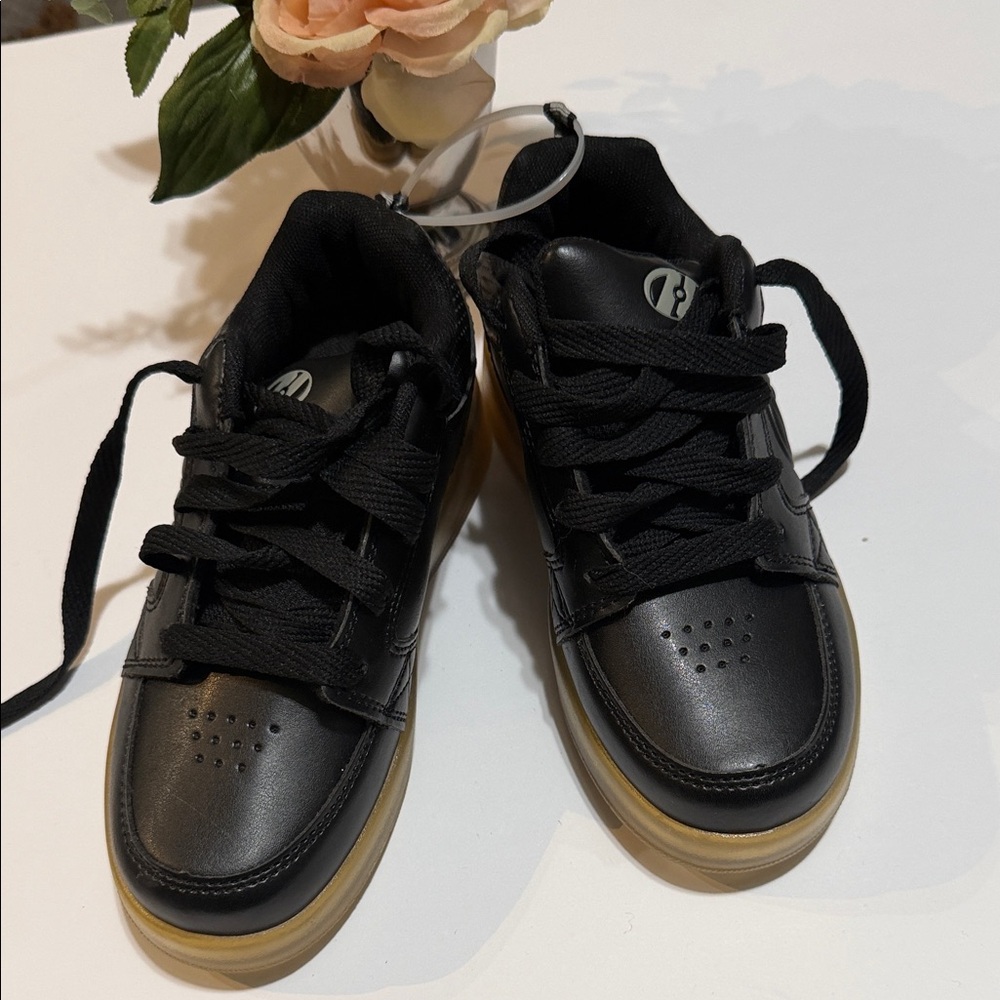 Heelys Black Sneakers with Gum Sole